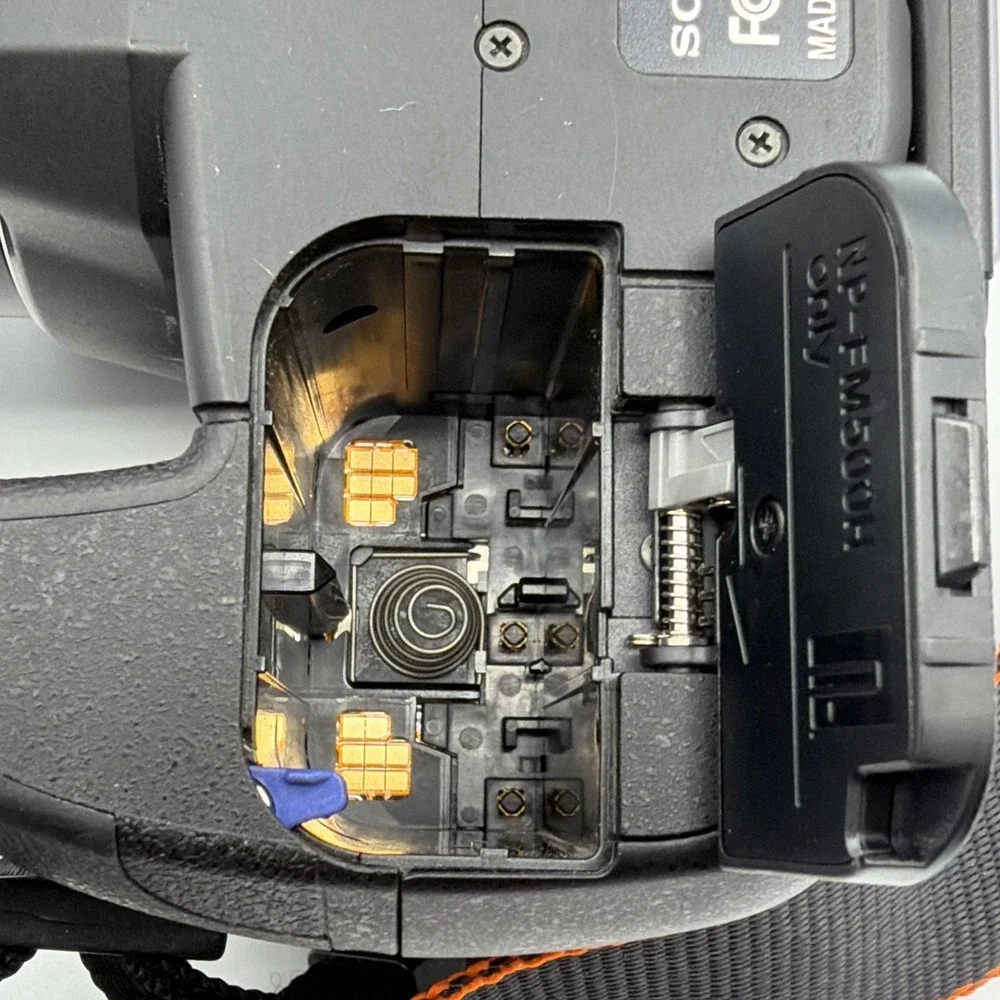Sony DSLR Camera a300 10.2MP w/ Strap, 4GB SDCard, Brand New Battery & Charger